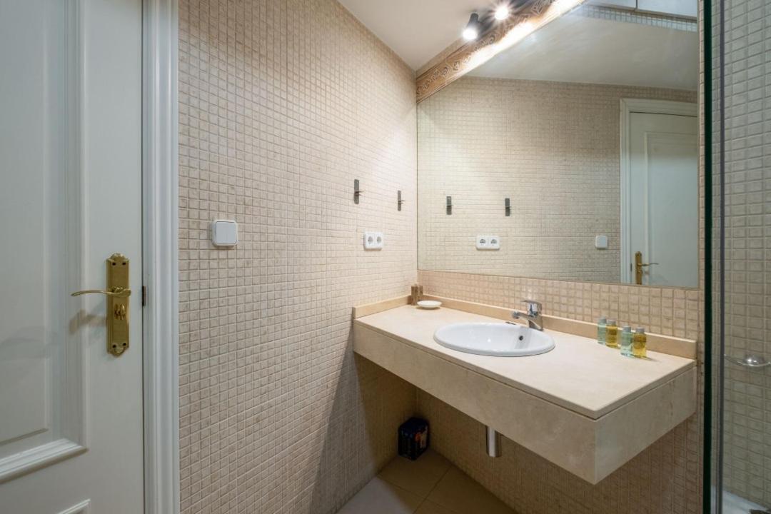 1 Bedroom 1 Bathroom Furnished - Sol - Bright Refurbished - Mintystay Мадрид Экстерьер фото
